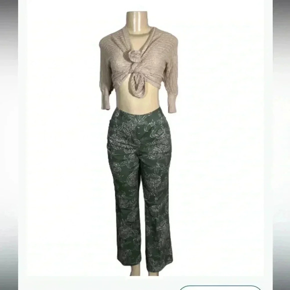 NewYork & Co Boot Cut Pants Olive Green & Crem Floral Print - Picture 4 of 12